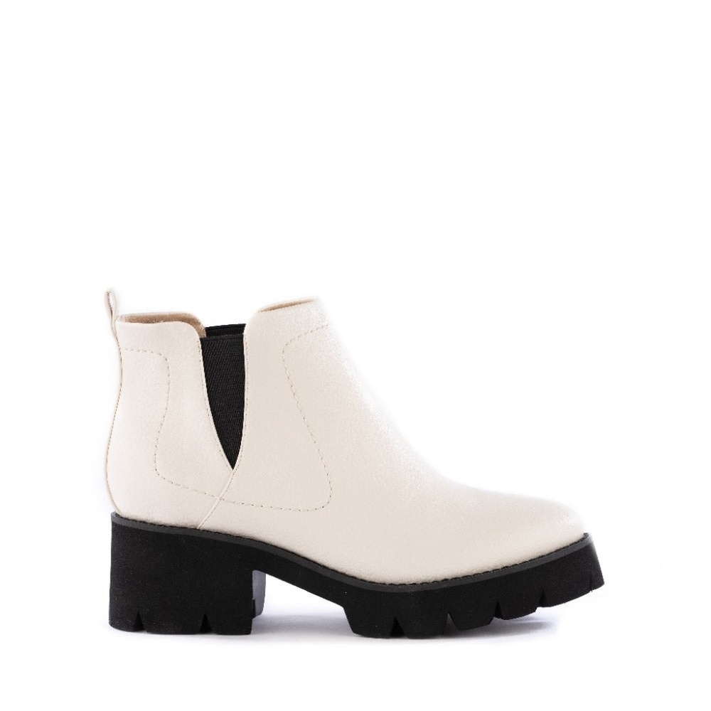 NWT BC Footwear Boots